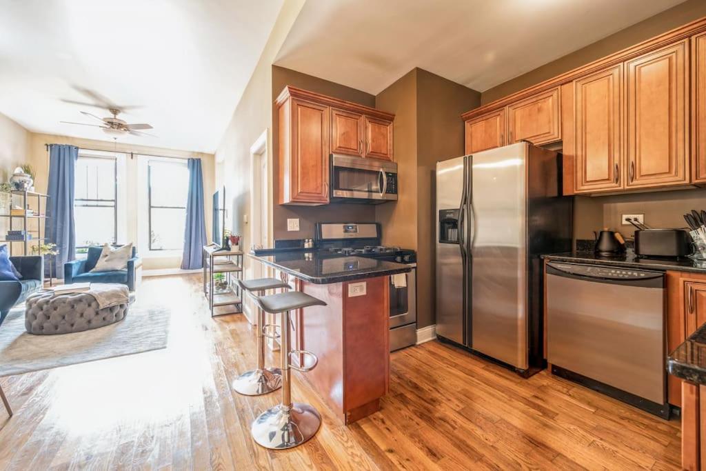 Lovely 2 Bed 3 Miles From Dt W Free Parking シカゴ エクステリア 写真
